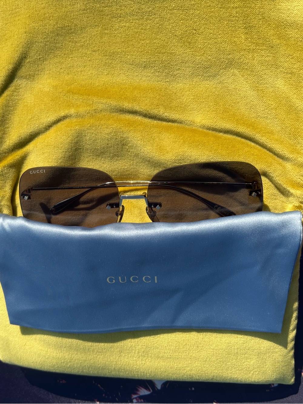 Gucci Butterfly Designer Sunglasses Gold Tinted Oversized Rimless GG1147S 001 - Picture 9 of 15